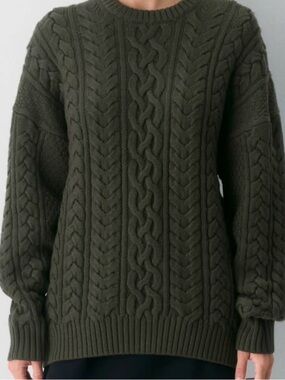 Women's Aritzia 100% Merino Wool Sweater - Women **NEW**